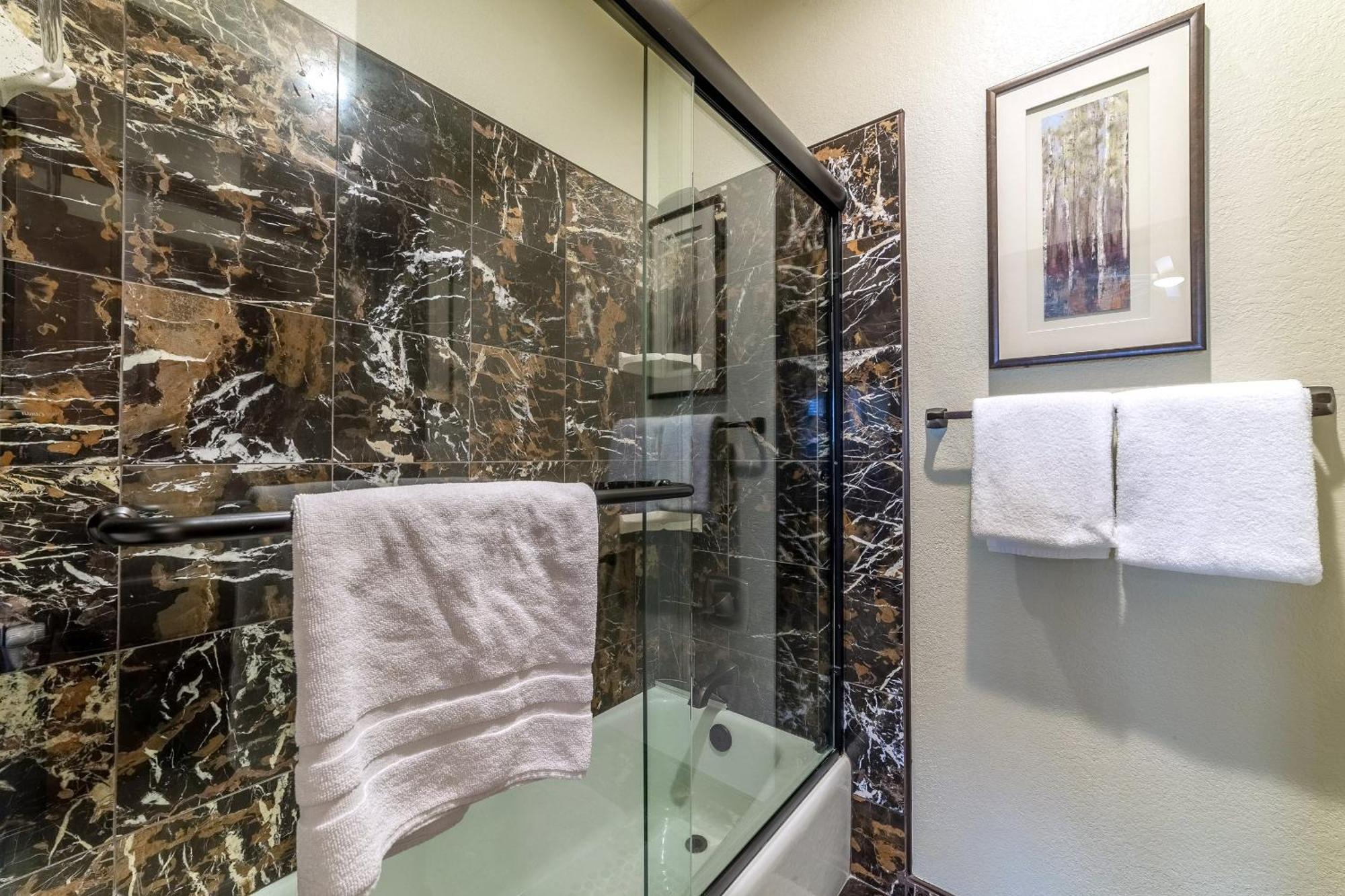 Grand Townhome W/ Meadow Views; Private Garage * Mammoth Lakes