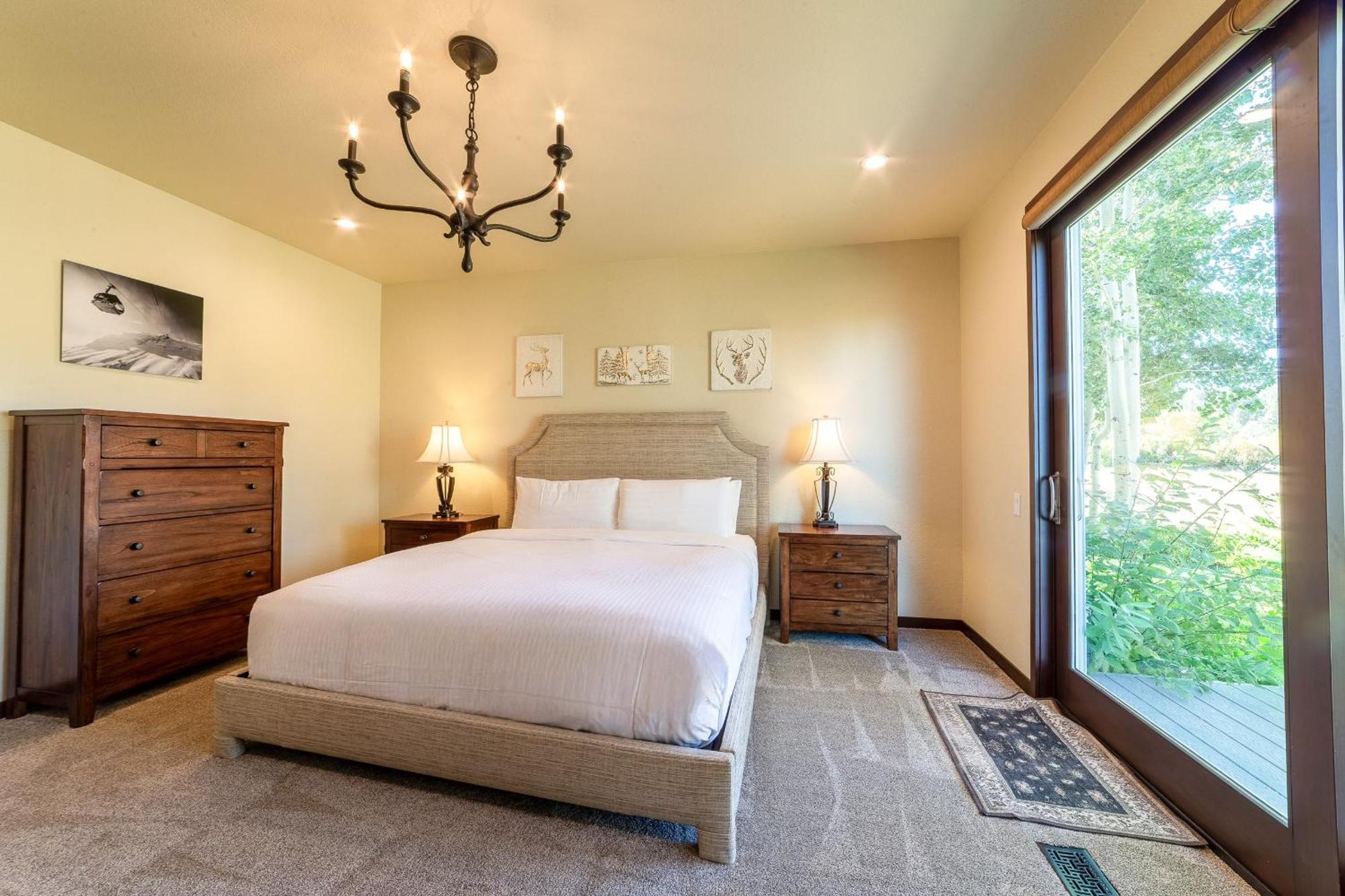 Grand Townhome W/ Meadow Views; Private Garage Holiday home Mammoth Lakes
