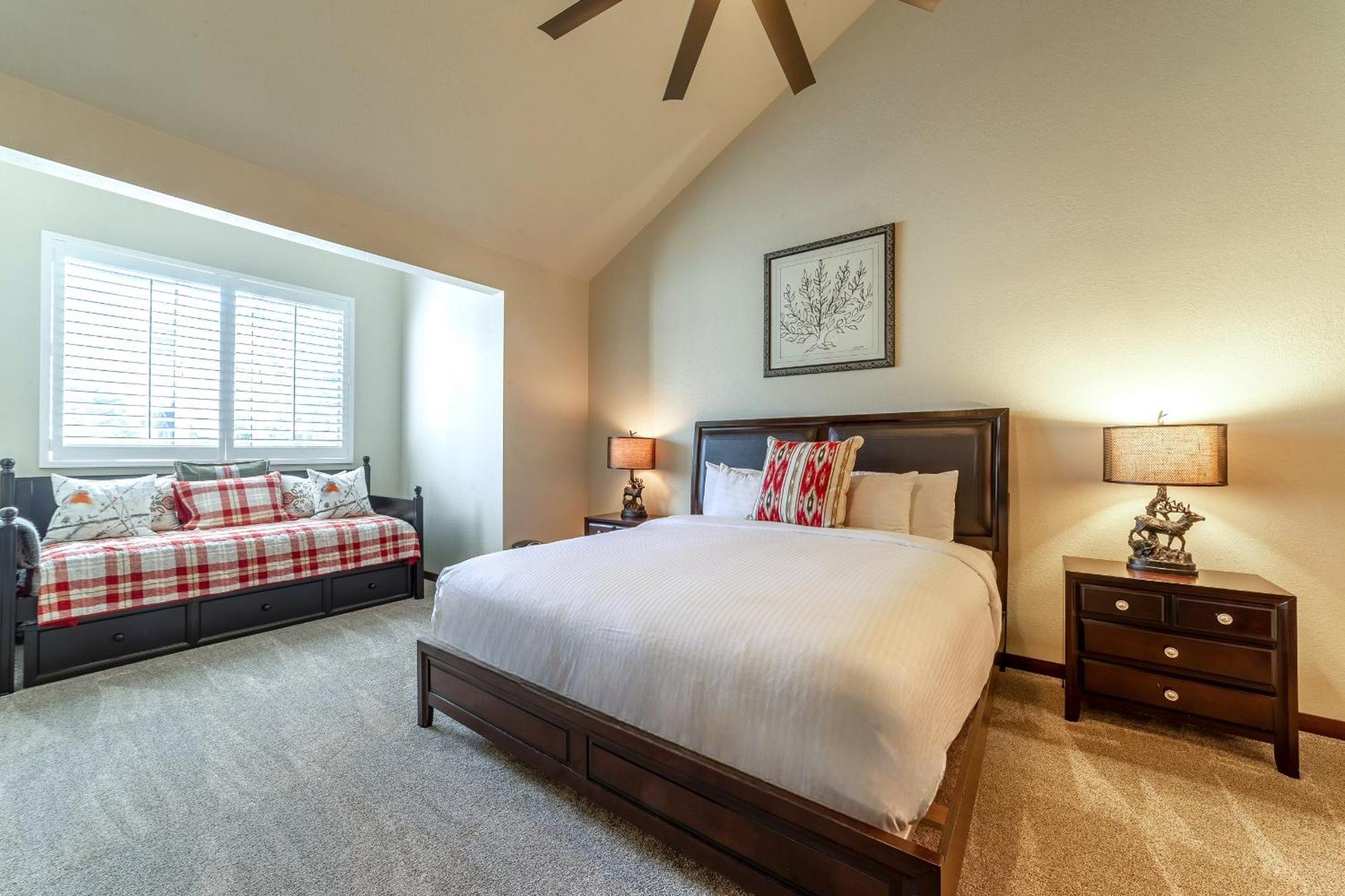 Holiday home Grand Townhome W/ Meadow Views; Private Garage